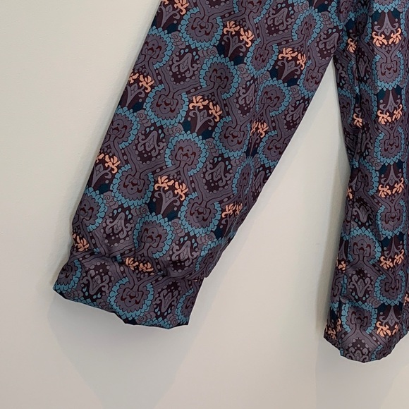 SIZE XL LA MODE BUTTON FRONT ABSTRACT V-NECK BLOUSE TOP GRAY & TEAL - Picture 4 of 11